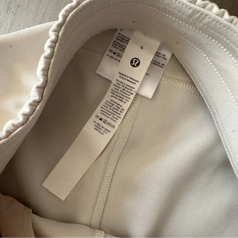 Lululemon Softstreme High-Rise Straight Leg Crop Bone - Size 6 Like NEW! - Picture 9 of 10